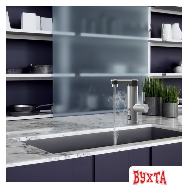 Проточный электрический водонагреватель-кран Electrolux Taptronic S