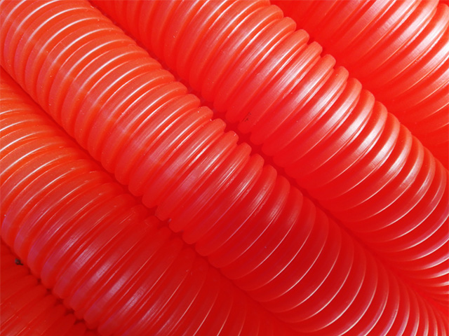 Трубка защитная гофрированная 18/23мм бухта 50м красная (для 16 трубы), арт.AVE800-008 (Беларусь)