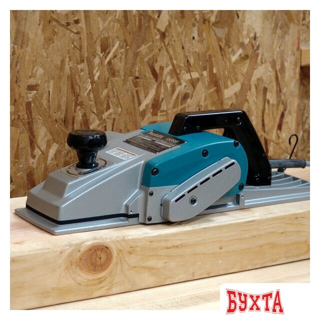 Рубанок Makita 1806 B 2