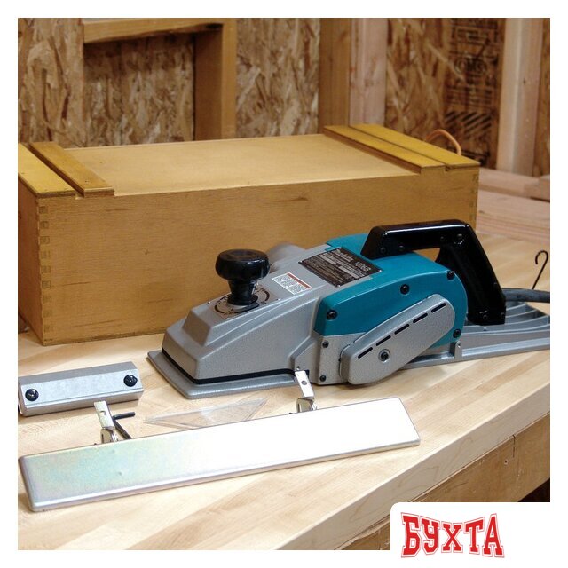 Рубанок Makita 1806 B 4