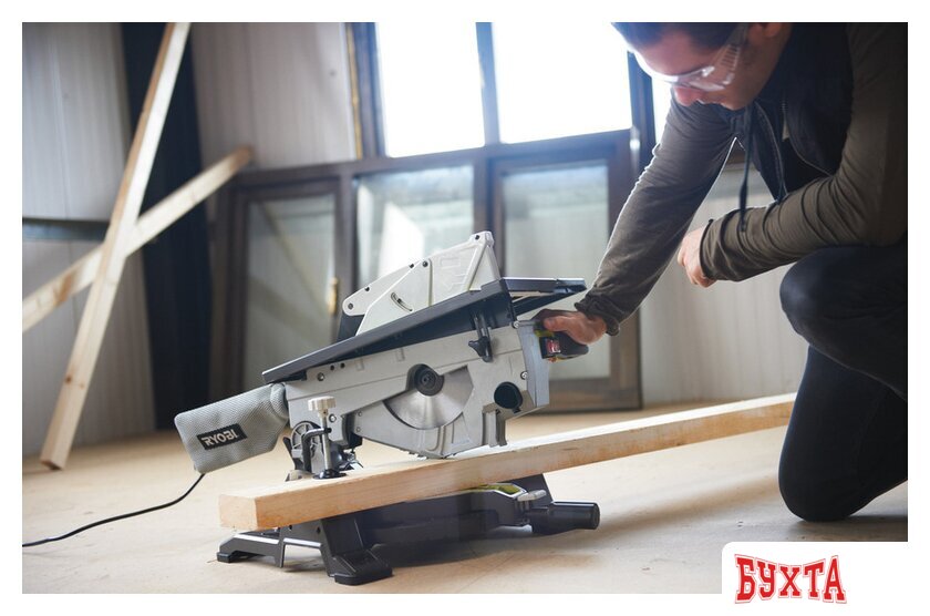 Распиловочный (циркулярный) станок Ryobi RTS1800-G 3