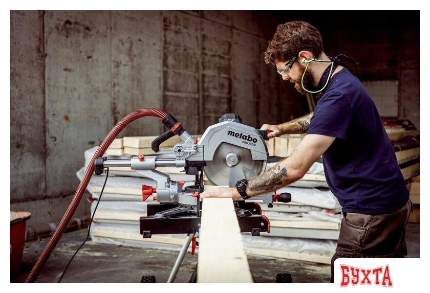 Торцовочная пила Metabo KGS 305 M 613305000 2
