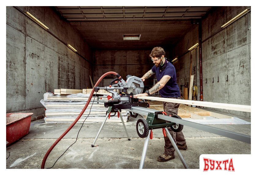 Торцовочная пила Metabo KGS 305 M 613305000 3