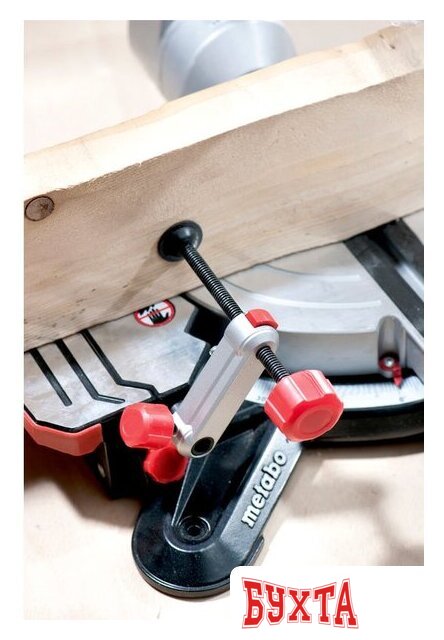 Торцовочная пила Metabo KGS 216 M с линейкой T04102 5